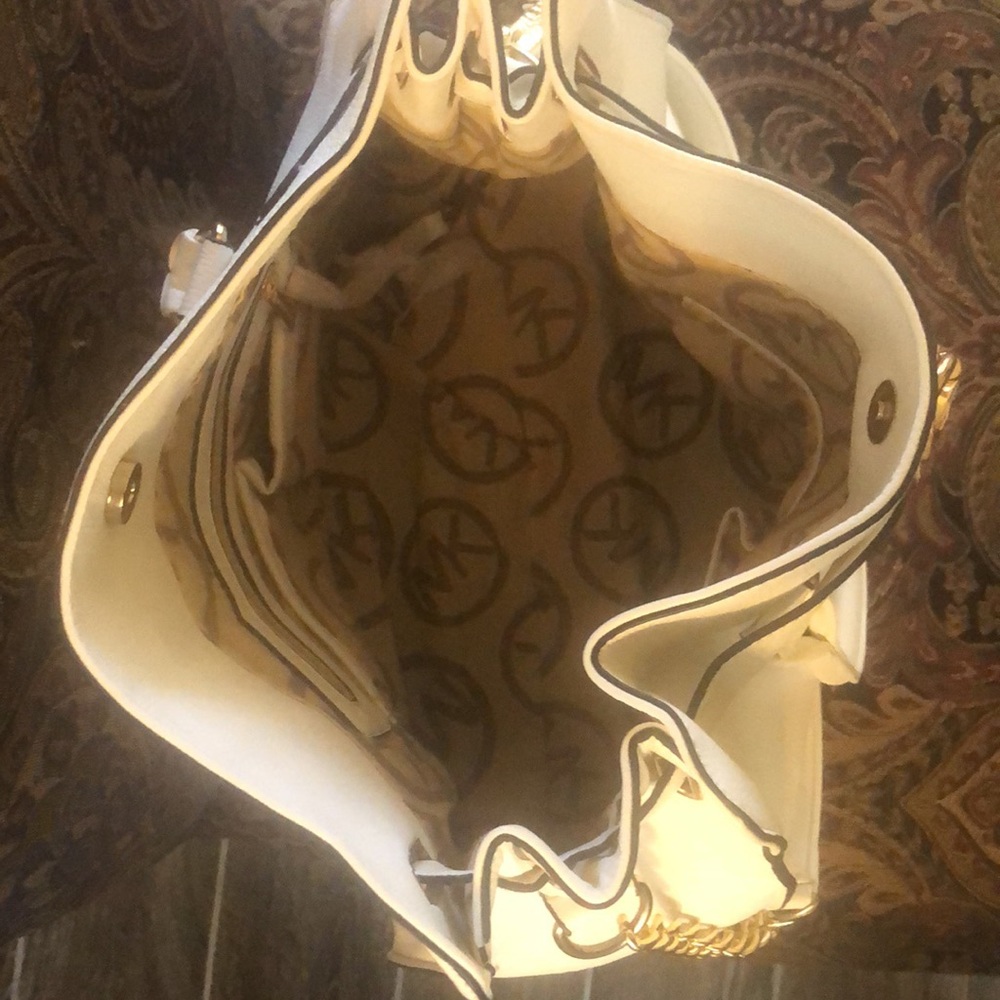SOLD SOLD Michael Kors white Hamilton bag - Picture 6 of 11